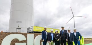 Leag treibt Aufbau eines Zentrums der Energiewende voran Der Stromerzeuger Leag hat einen Park mit Windkraftanlagen - den Windpark Forst-Briesnig 2 - in Betrieb genommen.