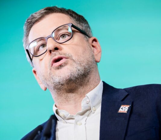 Versuchter Hackerangriff auf Instagram-Kanal des Grünen Graf Werner Graf tritt als Grünen-Spitzenkandidat bei der Berlin-Wahl am 20. September an. (Archiv)