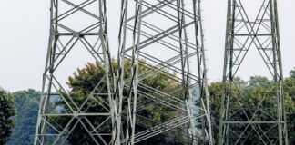«Sprengvorrichtungen» auch in Sachsen entdeckt Am Dienstagmorgen hatten Unbekannte in Brandenburg unweit des Kraftwerks Jänschwalde einen Angriff auf die Stromversorgung gestartet. (Archivbild)