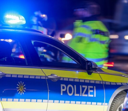 Zwei Männer durch Schüsse verletzt – Täter flüchtig Die Suche nach den Tätern blieb bislang erfolglos. (Symbolbild)