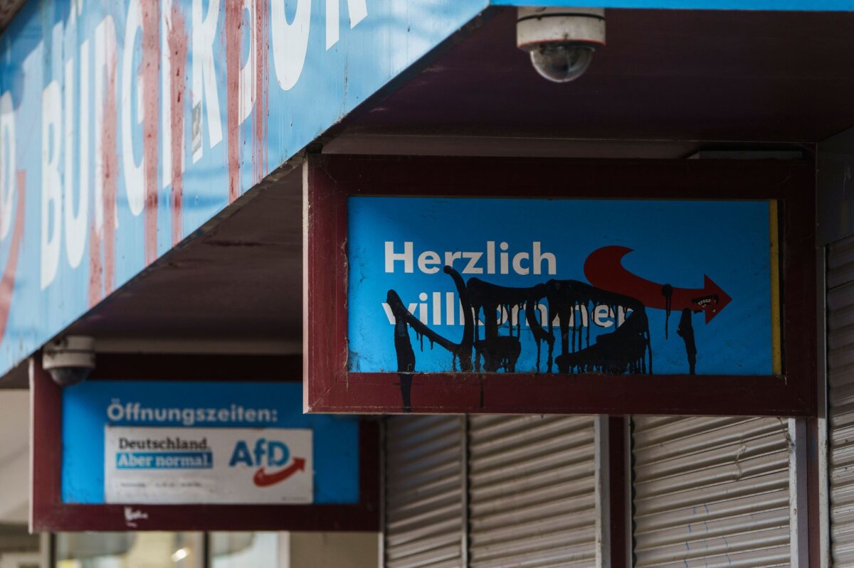 AfD Bürgerbüro Die meisten Angriffe zählte die Polizei gegenüber der AfD. (Archivbild)