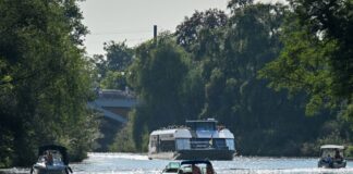 Sportboot sinkt nach Kollision mit Passagierschiff Ein Motorboot ist auf der Potsdamer Havel mit einem Passagierschiff kollidiert. (Symbolbild)