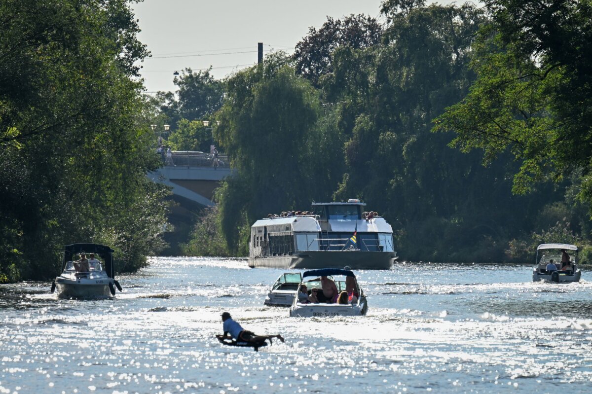 Havel-Tourismus Ein Motorboot ist auf der Potsdamer Havel mit einem Passagierschiff kollidiert. (Symbolbild)