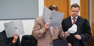 Zeuge zu Drogenlabor: Rauschgift überall in Halle verteilt Zwei Männer sind wegen Drogenhandels angeklagt.