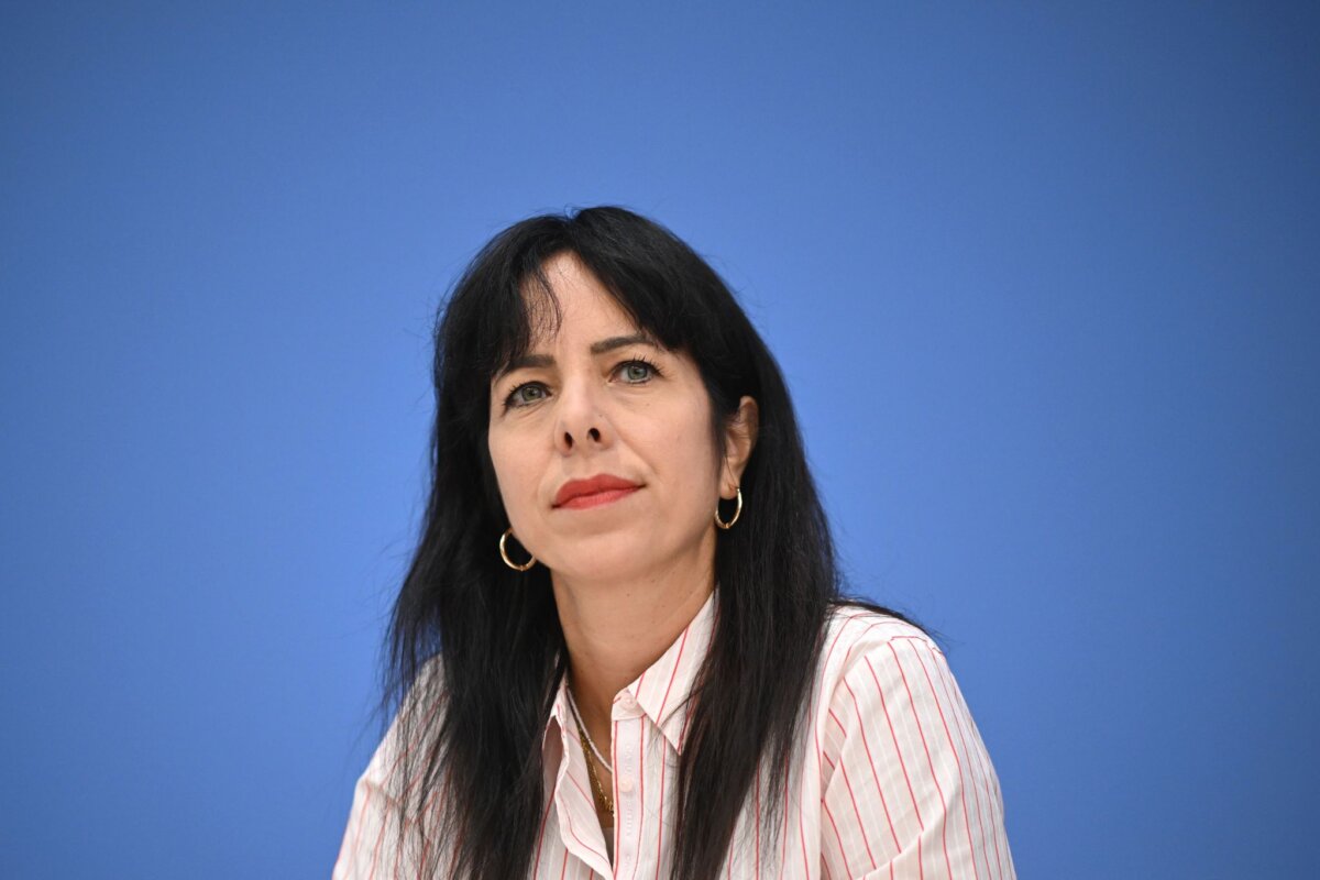 Nach den Landtagswahlen - Linke Elif Eralp, Linke-Bürgermeisterkandidatin in Berlin, pocht auf die Vergesellschaftung von Wohnungsbeständen in Berlin.