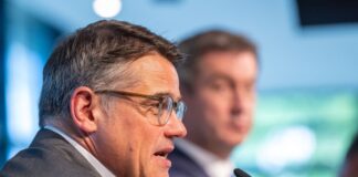 Rhein gegen Steuergeld für «Haushaltschaoten» in Berlin Wie sein bayerischer Kollege Söder fordert auch der hessische Ministerpräsident Rhein Konsequenzen aus dem Linken-Sieg in Berlin. (Archivbild)