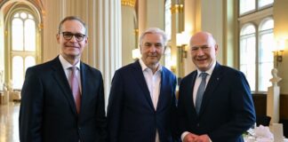 Müller: Koalitionsvertrag mit Präambel gegen Antisemitismus Michael Müller regt eine Präambel zum Thema Antisemitismus bei einer möglichen Koalition von Linke, Grünen und SPD an. (Archivbild)