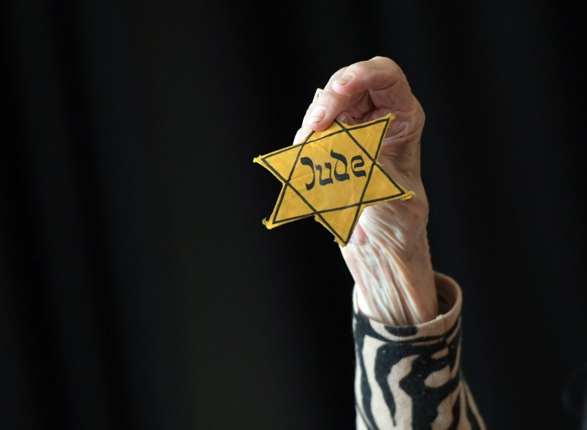 Überlebende des Holocaust Juden wurden im NS-Staat systematisch entrechtet, ausgegrenzt, vertrieben, deportiert und ermordet. Nach dem Untergang des Hitler-Regimes standen sie vor einem schwierigen Neubeginn. (Symbolbild)