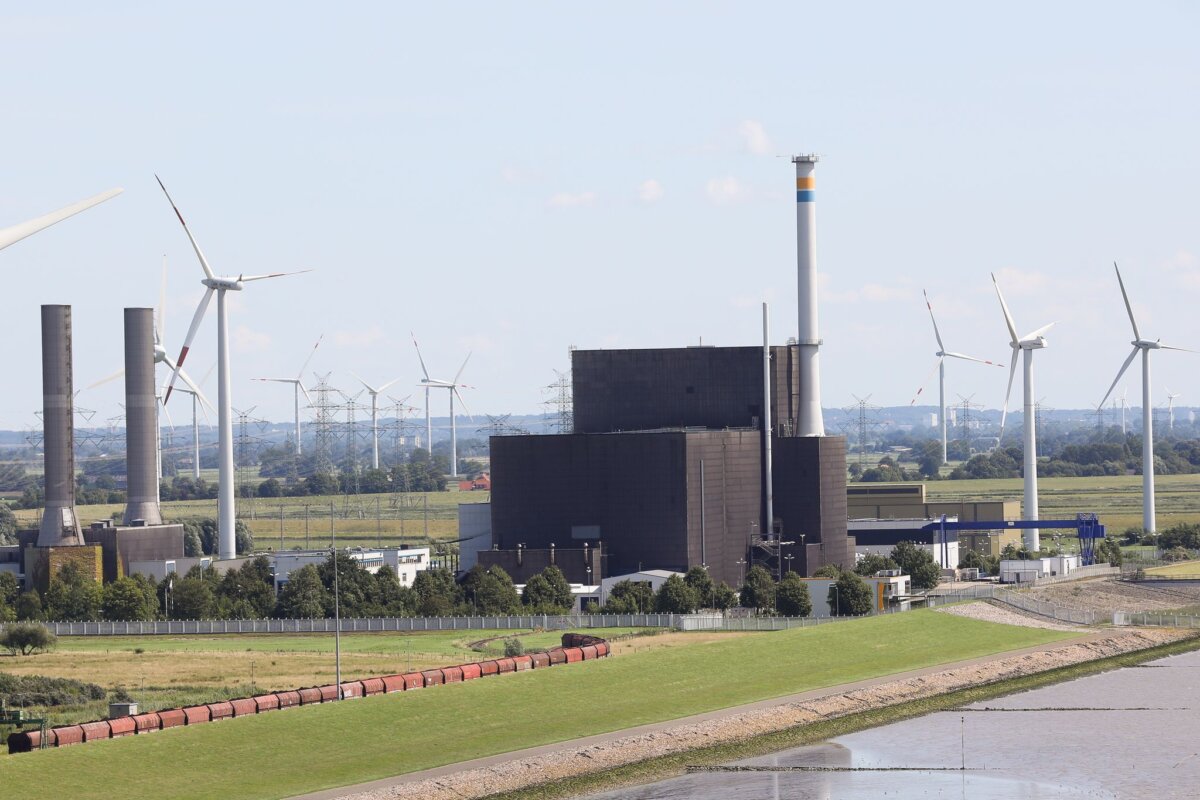 AKW Brunsbüttel Auf dem Gelände des früheren Atomkraftwerks Brunsbüttel will Vattenfall einen Batteriespeicher errichten. (Archivbild)