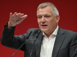 Van Aken weist Antisemitismusvorwürfe gegen Linke zurück Der Linke-Bundestagsabgeordnete und frühere Parteichef Jan van Aken findet die aktuelle Kritik an der Linke überzogen. (Archivbild)