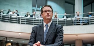 Prozess nach Maut-Debakel: Ex-Minister weist Vorwurf zurück Vor dem Landgericht Berlin beginnt der Prozess gegen den ehemaligen Bundesverkehrsminister Andreas Scheuer. (Archivbild)