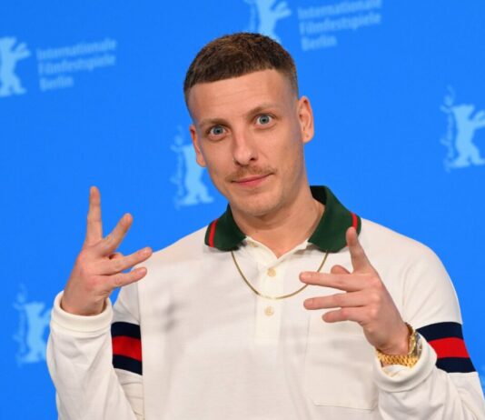 Erfolgs-Podcast «Gemischtes Hack» feiert Milliarden-Marke Der deutsche Comedy-Podcast «Gemischtes Hack» von Felix Lobrecht und Co-Moderator Tommi Schmitt hat als erst zweiter Podcast weltweit eine Milliarde Streams auf Spotify erreicht. (Archivbild)