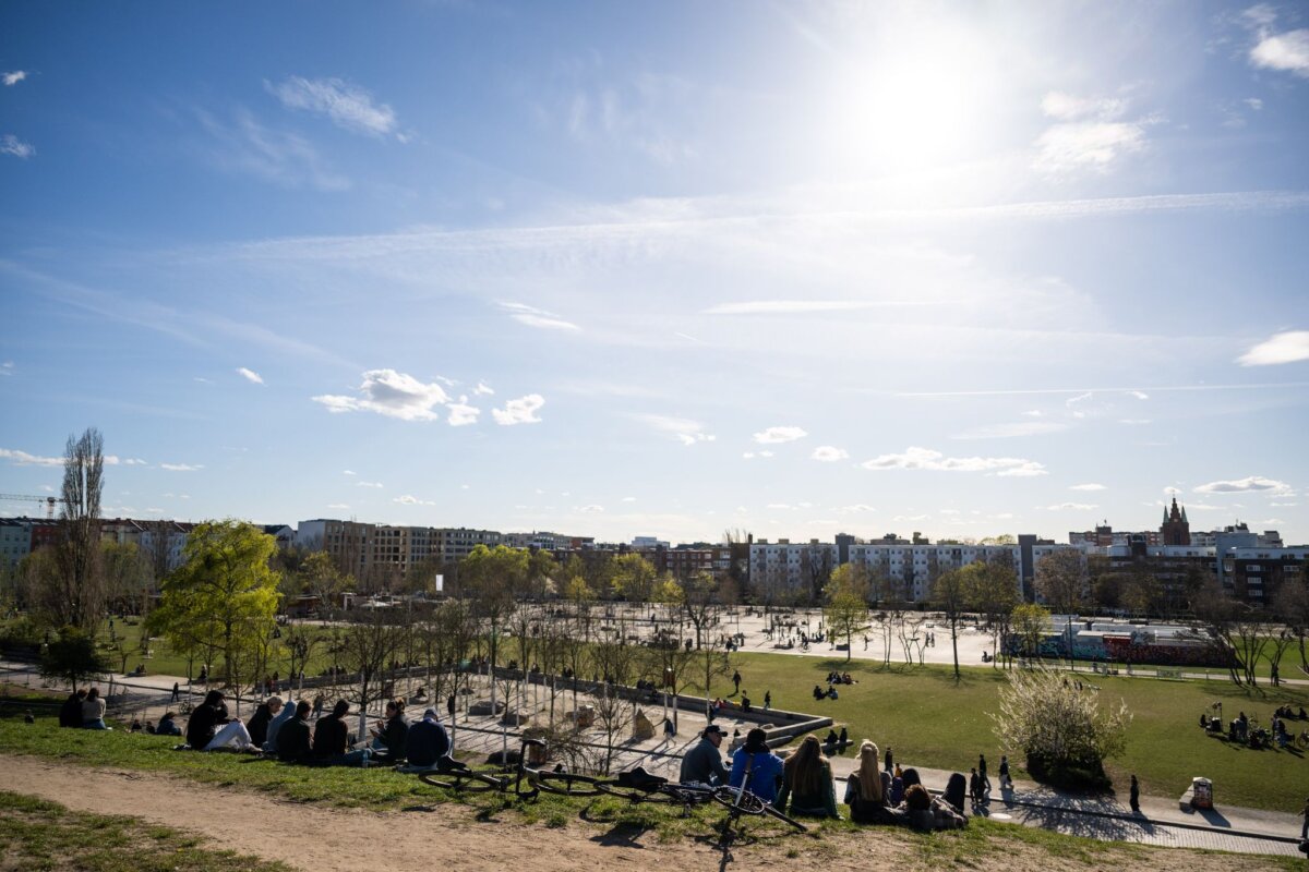 Festnahme nach Raubüberfällen in Mauerpark Nach Raubüberfällen im Mauerpark hat die Polizei zwei Jugendliche festgenommen. (Archivbild)