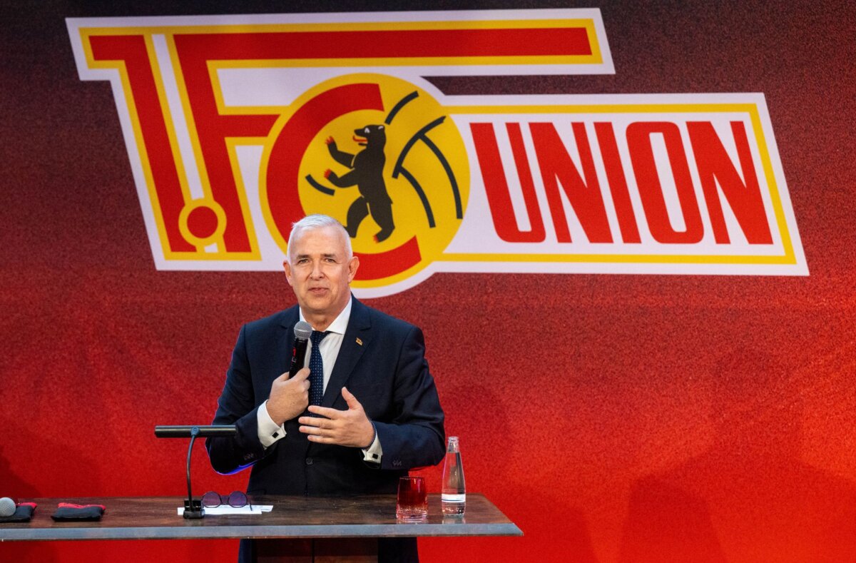Mitgliederversammlung des 1. FC Union Berlin Zingler kündigte einen längeren Umzug ins Olympiastadion an.