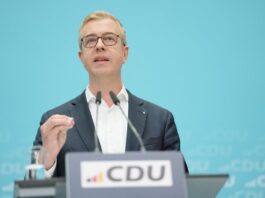 Berliner CDU schlägt Stefan Evers für Fraktionsvorsitz vor Der Berliner CDU-Spitzenkandidat Stefan Evers will ein rechnerisch mögliches Bündnis mit Grünen und SPD im Blick behalten.