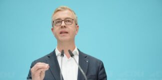 Berliner CDU schlägt Stefan Evers für Fraktionsvorsitz vor Der Berliner CDU-Spitzenkandidat Stefan Evers will ein rechnerisch mögliches Bündnis mit Grünen und SPD im Blick behalten.