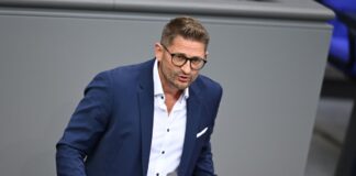 AfD fördert Nachwuchs – Ziel: politische Verantwortung Brandenburgs AfD-Landesvorsitzender René Springer nennt die Ziele der neuen Politischen Akademie der Partei. (Archivbild)