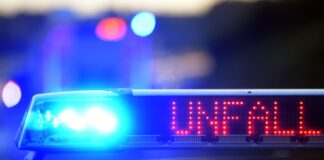 Mann will Betrunkenen mit Pfefferspray am Autofahren hindern Der 38-Jährige prallte mit seinem Auto gegen vier Fahrzeuge. (Symbolbild)