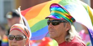 CSD in Rathenow friedlich – Gegendemo klein Hunderte waren beim CSD.