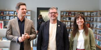 Start für Dreiergespräche zur Regierungsbildung in Berlin Die Politiker Steffen Krach (l-r, SPD), Werner Graf (Bündnis 90/Die Grünen) und Elif Eralp (Linke) waren Spitzenkandidaten ihrer Parteien für die Berlin-Wahl am 20. September. (Archivbild)