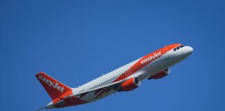Easyjet weitet im Sommer Flugangebot am BER aus Easyjet bietet künftig vom BER aus auch Flüge nach Rimini und Ljubljana an. (Archivbild)