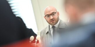 Streit um Geburtskliniken: Minister weist Kritik zurück Gesundheitsminister René Wilke wies Vorwürfe der Opposition im Zusammenhang mit der Schließung von Geburtsstationen zurück.