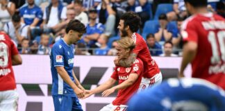Aufsteiger Energie Cottbus siegt klar beim Karlsruher SC Cottbuser Jubel in Karlsruhe: Der Aufsteiger entführte drei Punkte aus dem Wildpark.