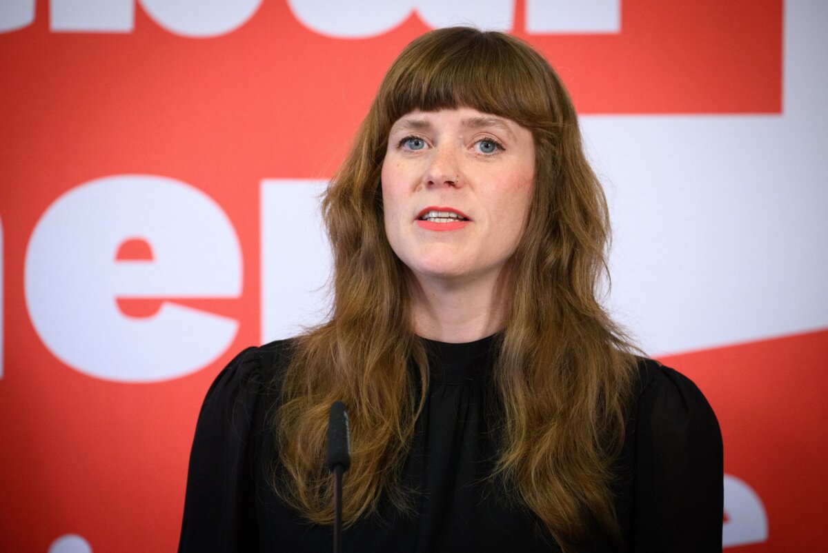 Die Linke-Landesvorsitzende Kerstin Wolter Wolter teilt sich den Landesvorstand mit Maximilian Schirmer. (Archivbild)