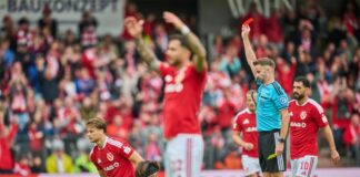 Cottbus nutzt St. Paulis Platzverweis nicht: «Selber schuld» Der Platzverweis für Ando veränderte das Spiel, St. Pauli geriet in die Defensive.