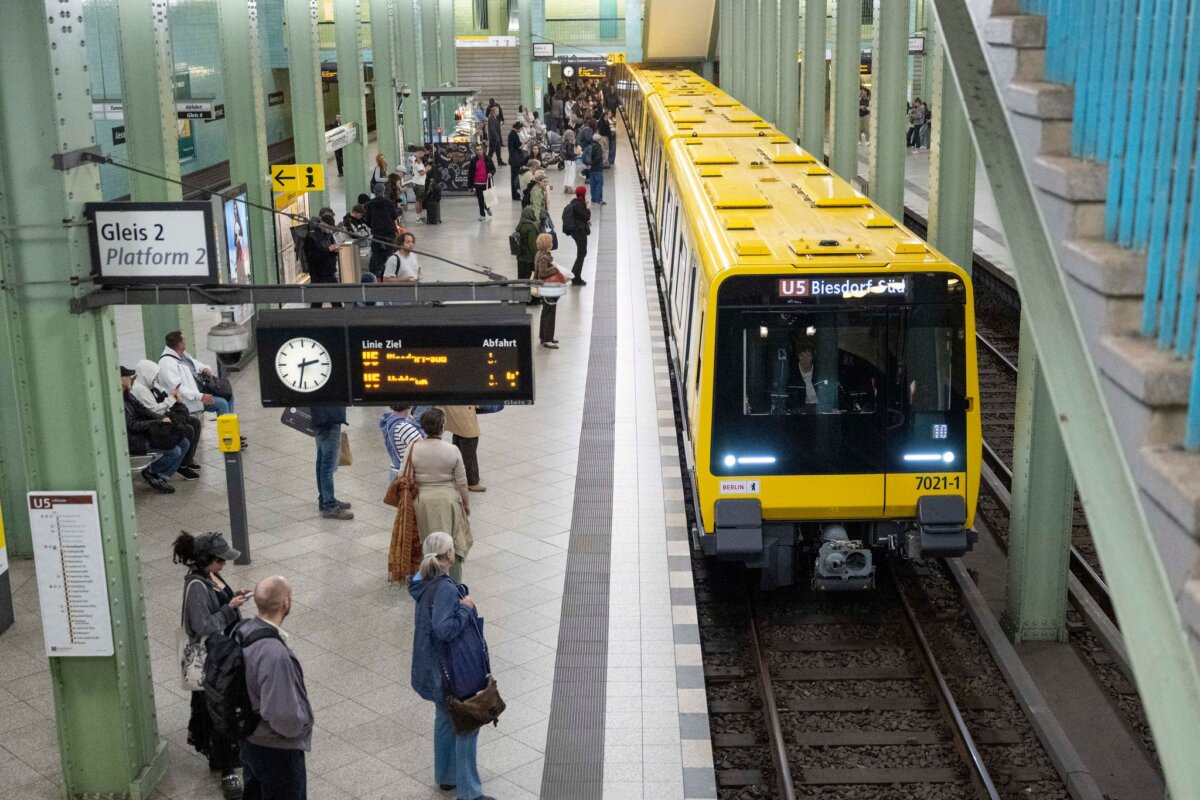 Nahverkehr Berlin Tickets für Busse, S- und U-Bahnen in Berlin sind in den vergangenen 20 Jahren deutlich teurer geworden. (Archivbild)