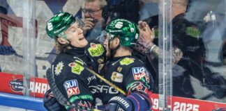 Eisbären Berlin gewinnen in der CHL mit 2:1 gegen Herning Angreifer Eric Hördler (l.) erzielte beim Sieg der Eisbären Berlin gegen Herning Blue Fox in der CHL das 2:0. (Archivbild)