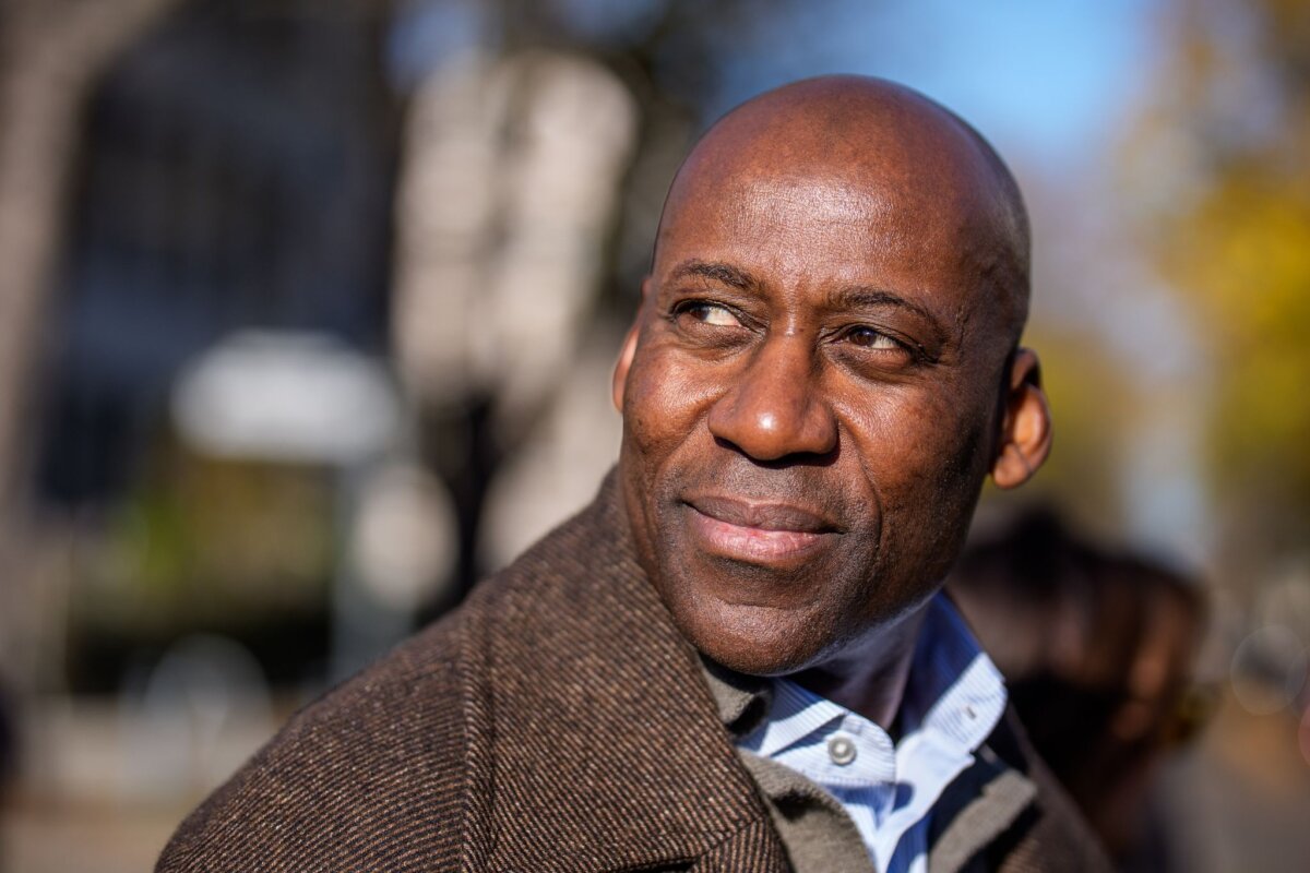Ex-Kultursenator Joe Chialo Joe Chialo (CDU), ehemaliger Kultursenator von Berlin, durfte nach einer Gerichtsentscheidung im Untersuchungsausschuss zur sogenannten Fördermittelaffäre seine Aussage verweigern. (Archivbild)