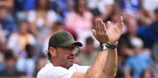 Nächste Offensiv-Show: Cottbus nach 3:0 beim KSC nun Siebter Claus-Dieter Wollitz bejubelt den ersten Auswärtssieg in dieser Saison.