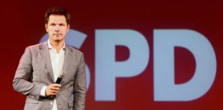 Jusos befürworten Neuaufstellung der SPD mit Steffen Krach Trotz des schlechten Wahlergebnisses bekommt SPD-Spitzenkandidat Steffen Krach Rückendeckung von den Jusos. (Archivbild)