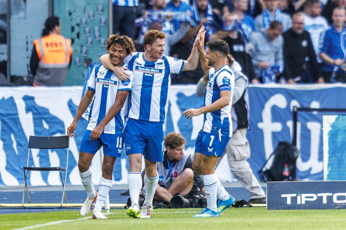 Hertha BSC - 1. FC Magdeburg Adewumi (l.) ist für Hertha BSC derzeit Gold wert.
