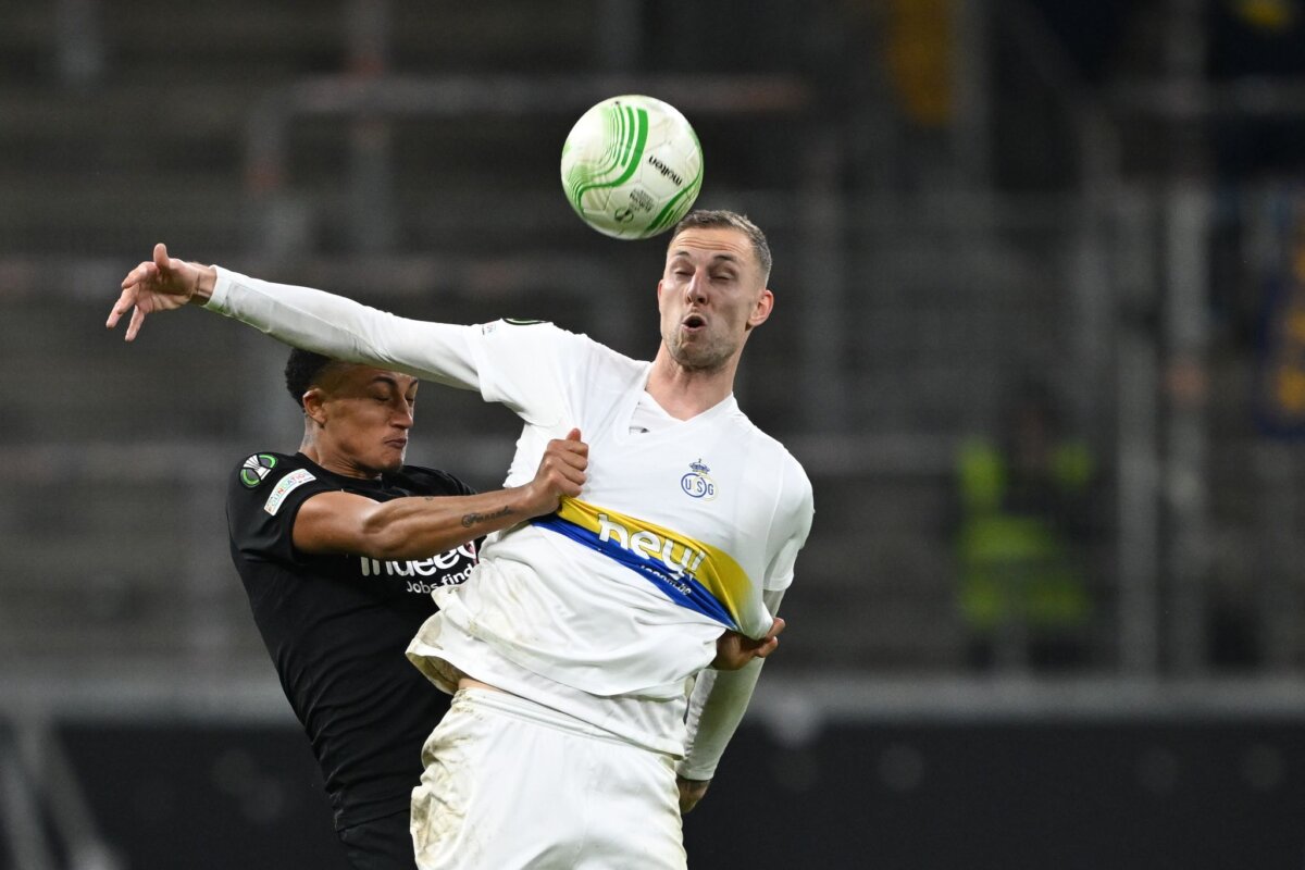Gustaf Nilsson im Trikot von Union St. Gilloise Gustaf Nilsson (r) könnte sein Debüt für Hertha feiern. (Archivbild)