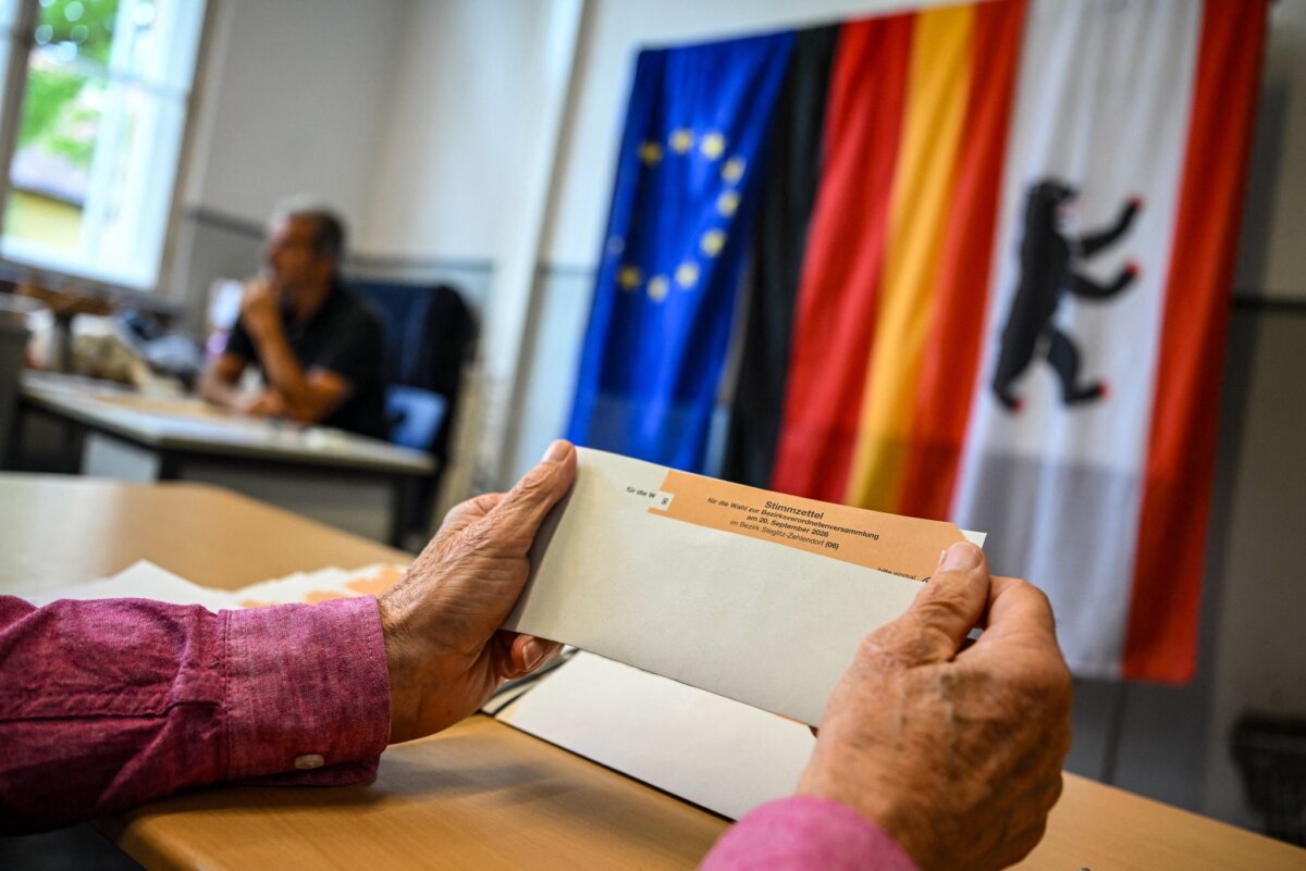 Abgeordnetenhaus-Wahl Berlin - Stimmabgabe Nach der Wahl in Berlin beginnt nun die Suche nach Mehrheiten.