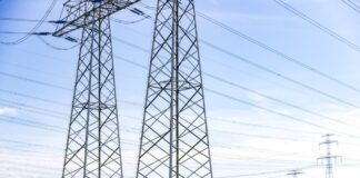 Kommunale Firmen: Kritische Infrastruktur besser schützen An einem Umspannwerk unweit des Kraftwerks Jänschwalde in Südbrandenburg waren Sprengvorrichtungen gefunden worden.
