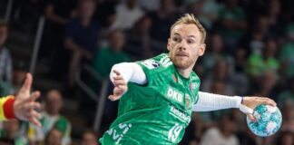 Füchse Berlin verlieren bei Club-WM Krimi gegen Veszprém Welthandballer Mathias Gidsel war einmal mehr bester Füchse-Schütze gegen Veszprém (Archivbild)
