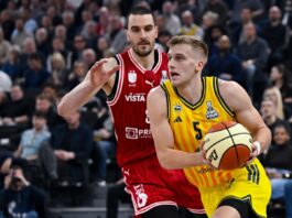 Alba Berlin verpatzt Generalprobe vor dem Saisonstart Sam Griesel (r) erzielte für Alba zwölf Punkte (Archivbild)