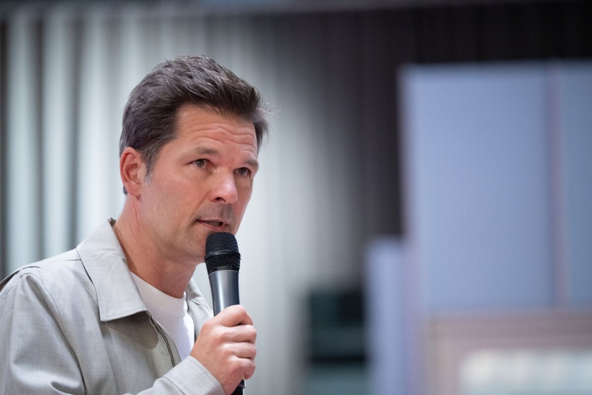 Steffen Krach Der SPD-Politiker Steffen Krach will Regierender Bürgermeister von Berlin werden. In den Umfragen liegt seine Partei auf dem fünften Platz. (Archivbild)