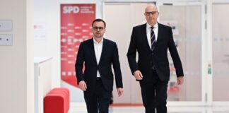 Sechs Monate: Brandenburgs Koalition sieht sich als Modell Nach einem halben Jahr Koalition ziehen Brandenburgs SPD-Ministerpräsident Dietmar Woidke und CDU-Innenminister Jan Redmann eine vorläufige Bilanz. (Archivbild)