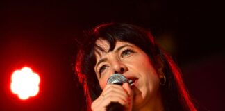 Elif Eralp ruft ihren Anhängern zu: «Ab heute verändern wir Berlin.»