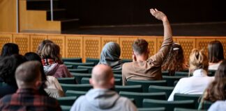 Zu wenige Wohnheimplätze vor neuem Uni-Semester in Berlin Wo sollen all die Studentinnen und Studenten wohnen? (Symbolbild)