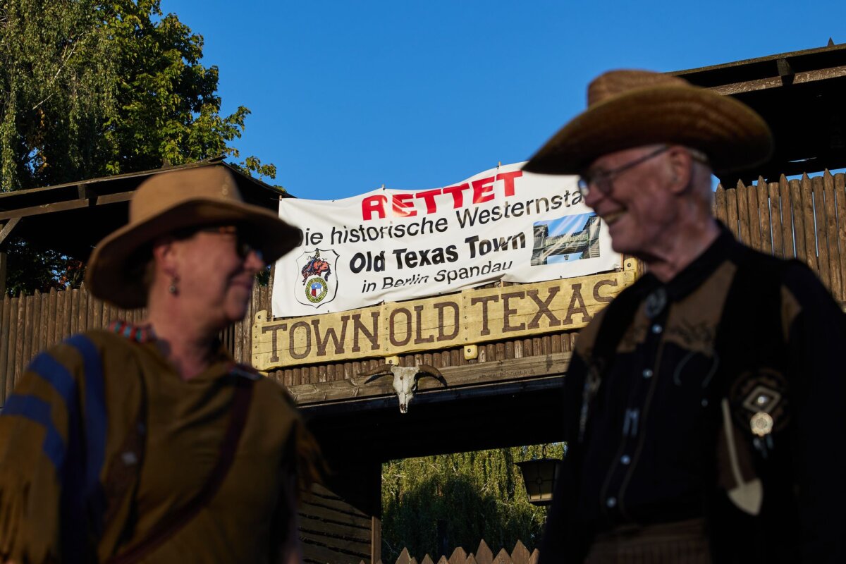Berliner Westernstadt «Old Texas Town» Der Verein kann vorerst in seiner Westernstadt bleiben - die Eigentümer können dafür das Gelände entwickeln. (Archivbild)