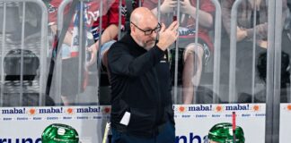 Eisbären Berlin verlieren mit 3:4 in Mannheim Die Eisbären mit ihrem neuen Cheftrainer Éric Dubois kassieren ihre erste Saisonniederlage.