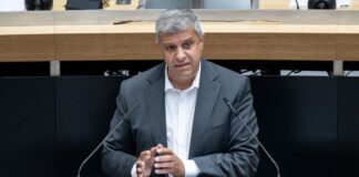 Nach Wahldebakel: Diskussion um Konsequenzen in der SPD Raed Saleh ist seit 15 Jahren Vorsitzender der SPD-Fraktion in Berlin. (Archivbild)