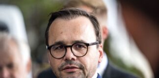 Brandenburger Innenminister: Infrastruktur besser schützen Brandenburgs Innenminister zur kritischen Infrastruktur: «Wir sind in all diesen Bereichen zu gefährdet.»