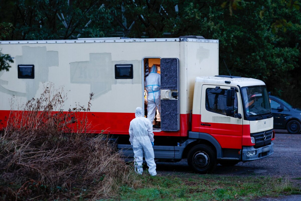 Polizei stürmt Fahrzeug von Sabotage-Verdächtigem In einem umgebauten Lkw fand die Polizei den Verdächtigen nicht - flüchtete er mit dem Fahrrad? (Archivbild)