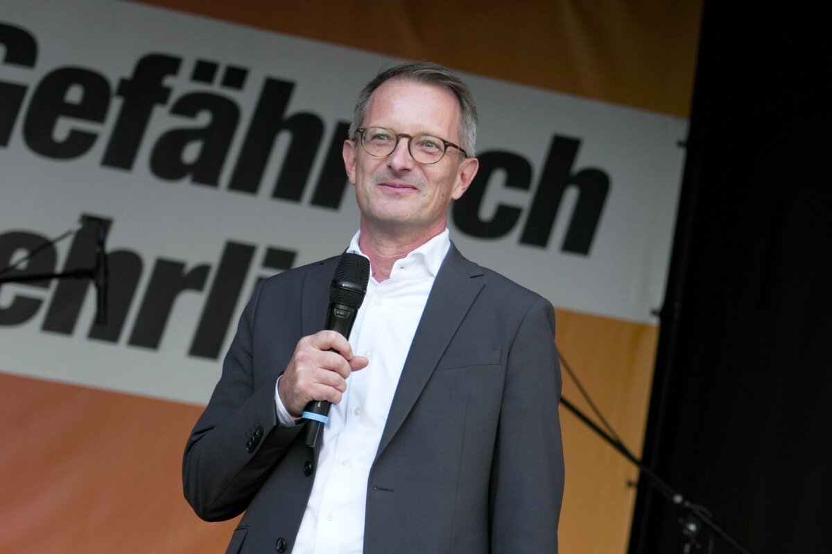 Wahlkampf BSW in Berlin Der Spitzenkandidat des BSW, Alexander King, bekannte sich laut rbb zur Umsetzung des Wahlentscheids «Deutsche Wohnen und Co enteignen».
